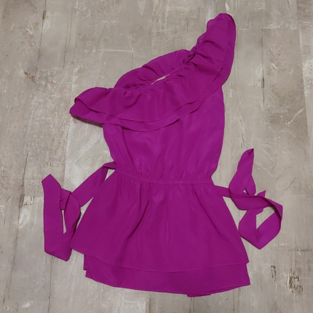 Fushia one sleeve top